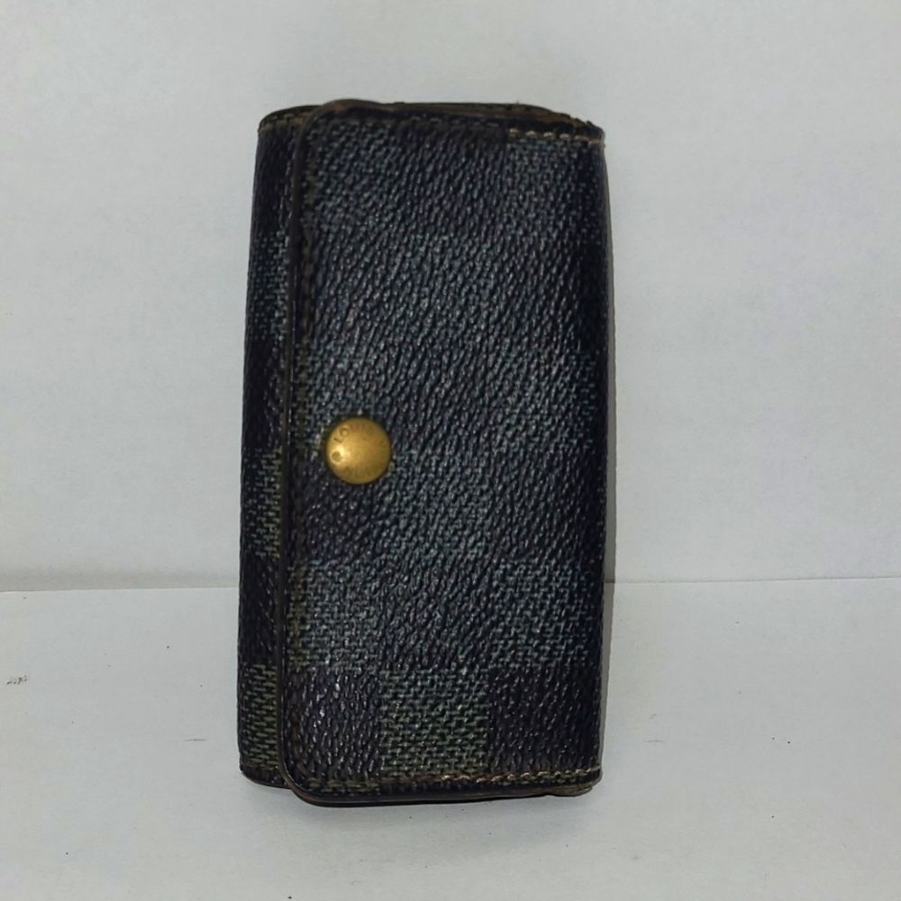 Authentic Louis Vuitton Damier Keychain Wallet